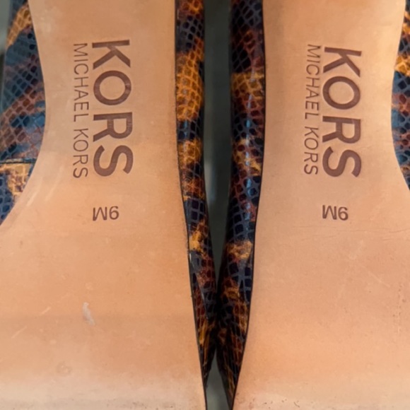 Beautiful Michael Kors tiger stilettos. Never worn excellent condition. - Picture 6 of 6